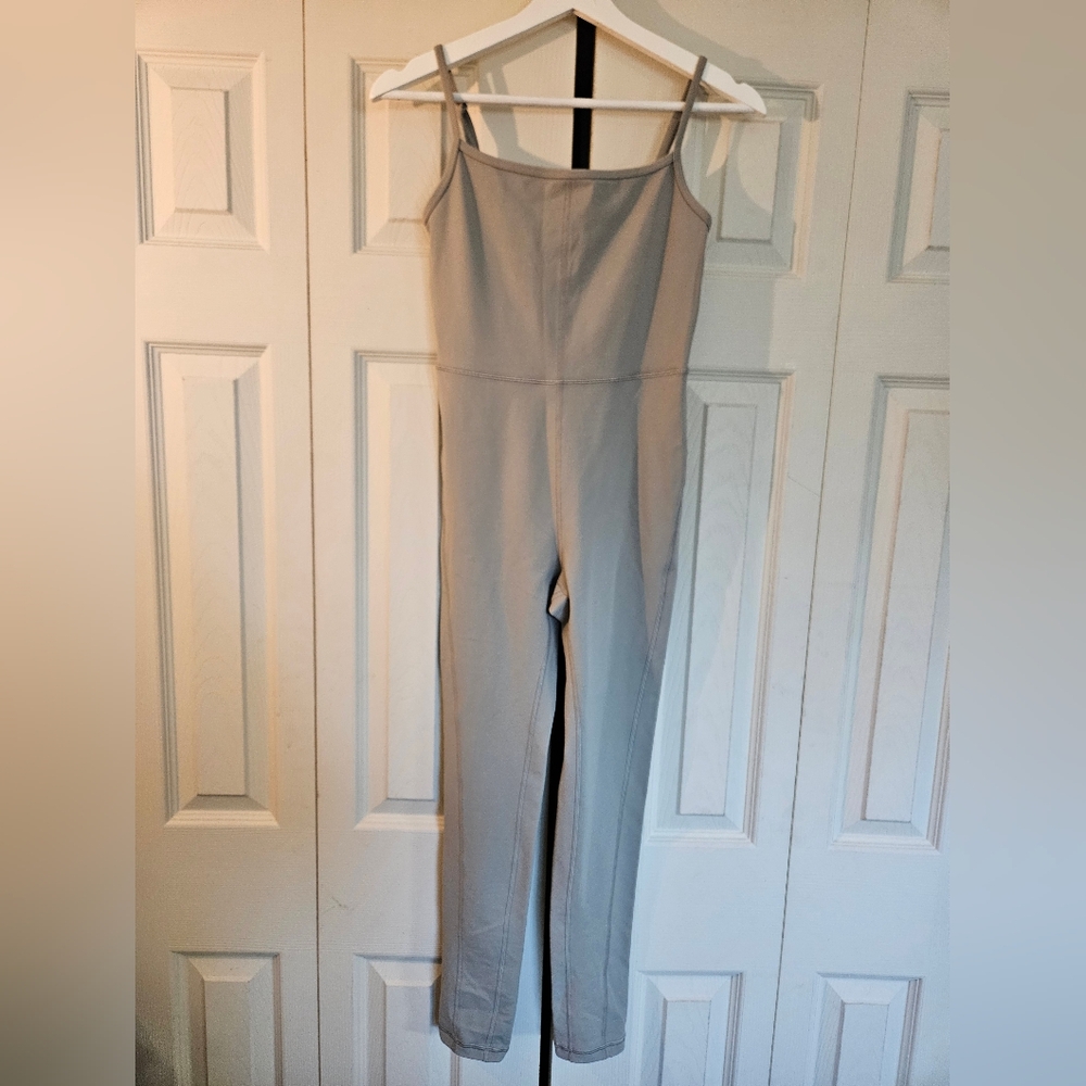 aritzia divinity jumpsuit Wilfred Free - Picture 2 of 3